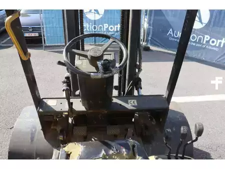Empilhador a gás 2002  Daewoo G30E-3 (21)
