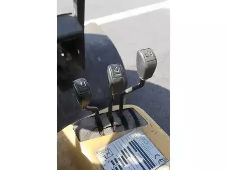 Empilhador a gás 2002  Daewoo G30E-3 (28)