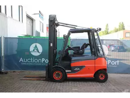 Carrelli elettrici 4 ruote 2016  Linde E40H-01/600 (2)
