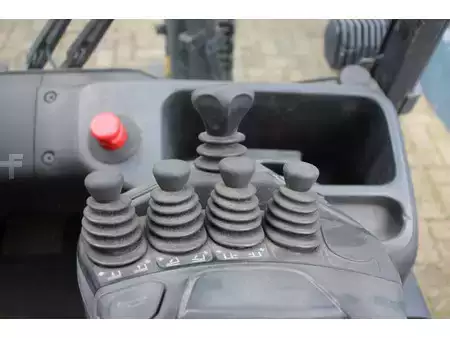 Carrelli elettrici 4 ruote 2016  Linde E40H-01/600 (26)