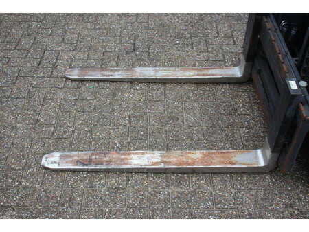 Wózki gazowe 2010  Linde H25T-01 (11)