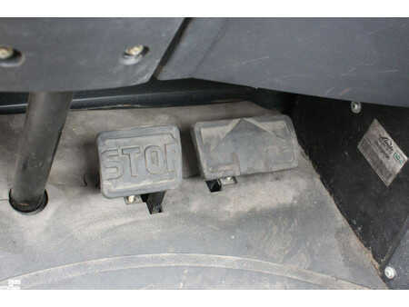 Wózki gazowe 2010  Linde H25T-01 (23)