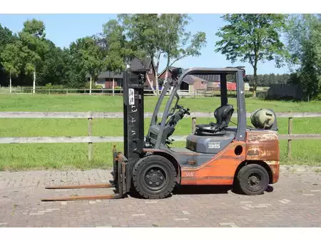 Treibgasstapler 2016  Toyota 02-8FGJF35 (1)