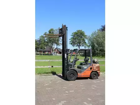 Treibgasstapler 2016  Toyota 02-8FGJF35 (35)