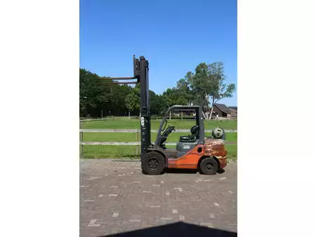 Treibgasstapler 2016  Toyota 02-8FGJF35 (36)