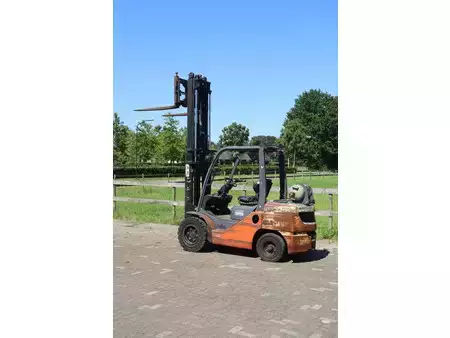 Treibgasstapler 2016  Toyota 02-8FGJF35 (37)