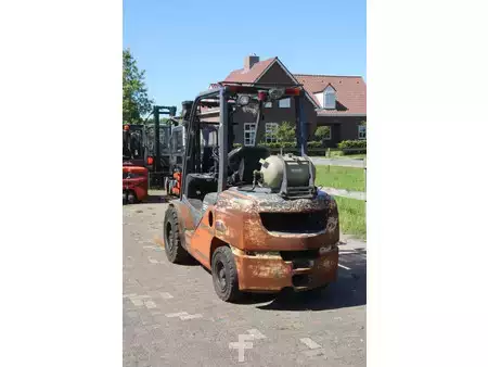 Treibgasstapler 2016  Toyota 02-8FGJF35 (4)