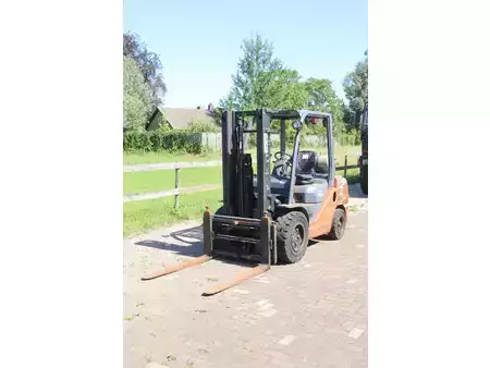 Treibgasstapler 2016  Toyota 02-8FGJF35 (9)