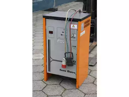 Eléctrica de 4 ruedas 2005  Toyota 7FBMF25 (10)