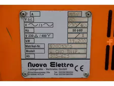 Eléctrica de 4 ruedas 2005  Toyota 7FBMF25 (11)