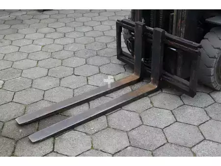 Eléctrica de 4 ruedas 2005  Toyota 7FBMF25 (13)