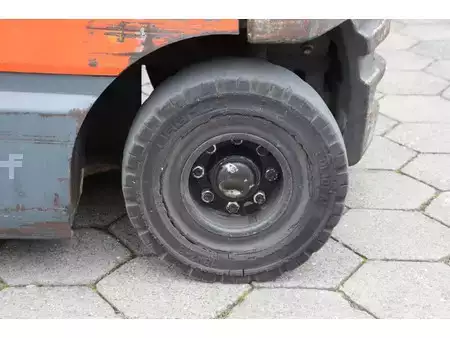 Eléctrica de 4 ruedas 2005  Toyota 7FBMF25 (19)