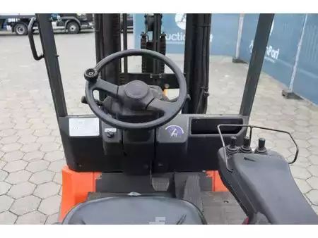 Eléctrica de 4 ruedas 2005  Toyota 7FBMF25 (24)