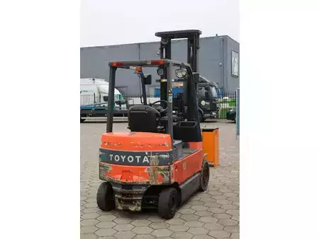 Eléctrica de 4 ruedas 2005  Toyota 7FBMF25 (6)