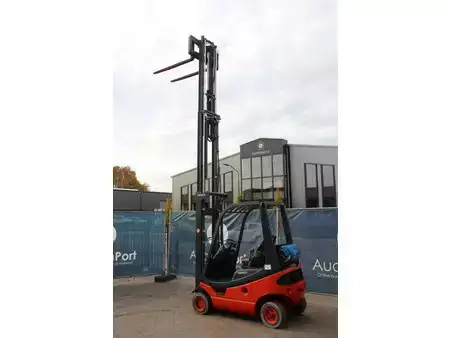 Gas gaffeltruck 2001  Linde H12T-03 (29)