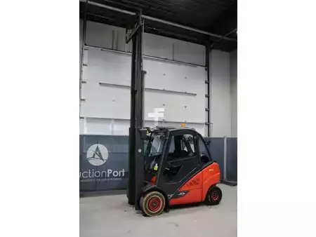 Carretilla elevadora GLP 2015  Linde H30t-02 (1)