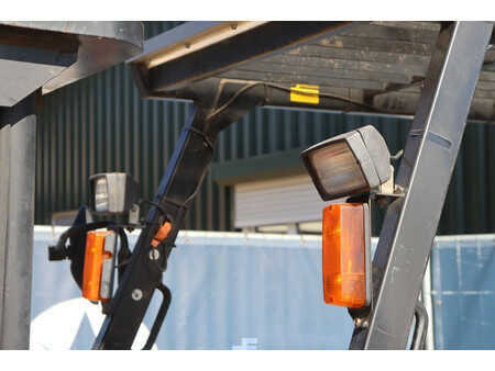 LPG Forklifts 2000  CAT Lift Trucks GP40K (11)