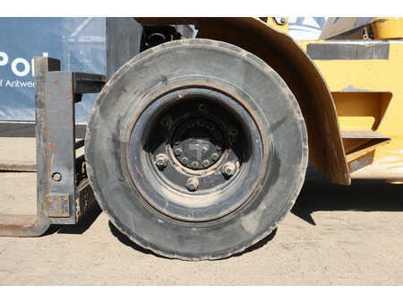 LPG Forklifts 2000  CAT Lift Trucks GP40K (12)
