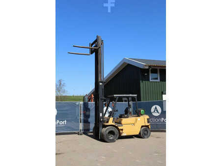 LPG Forklifts 2000  CAT Lift Trucks GP40K (25)
