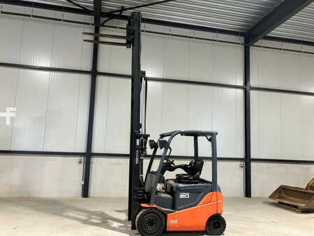 Elektro čtyřkolový VZV 2013  Toyota 8FBMKT20 (16)