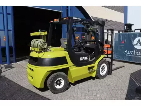 Chariots élévateurs GPL 2005  Clark CMP50SL (5)