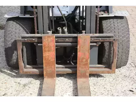 Dieselstapler 2005  Nissan FL01A15 (12)