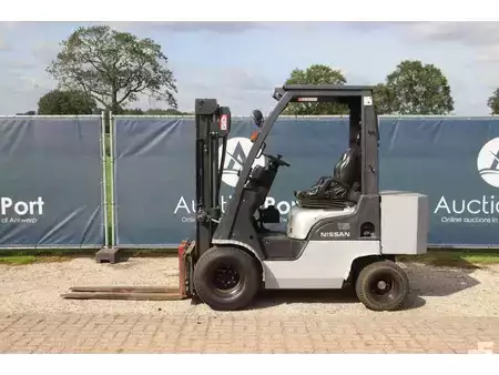 Dieselstapler 2005  Nissan FL01A15 (2)
