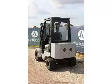 Dieselstapler 2005  Nissan FL01A15 (4)