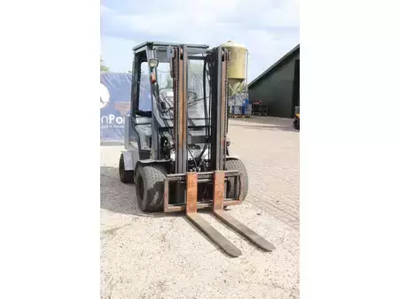 Dieselstapler 2005  Nissan FL01A15 (7)