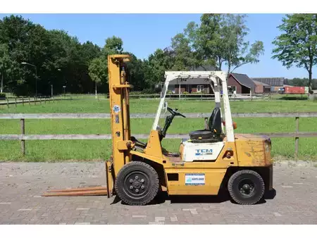 Diesel truck - TCM FG30N7 (2)