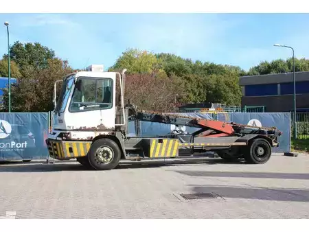 Terminaltraktor 2008  Terberg YT222 (1)