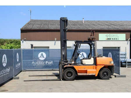 Dieselstapler 1998  Halla HDF70 (1)