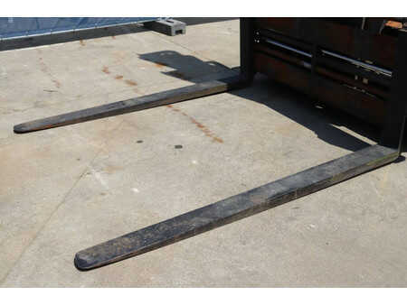 Dieselstapler 1998  Halla HDF70 (11)