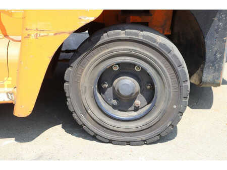 Dieselstapler 1998  Halla HDF70 (17)