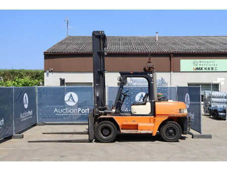 Dieselstapler 1998  Halla HDF70 (2)