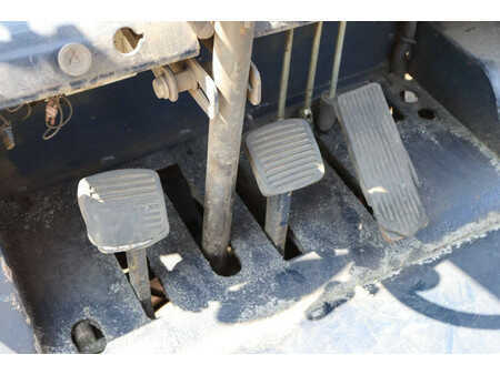 Dieselstapler 1998  Halla HDF70 (25)