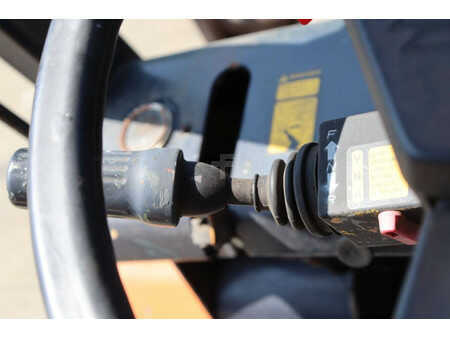 Dieselstapler 1998  Halla HDF70 (28)