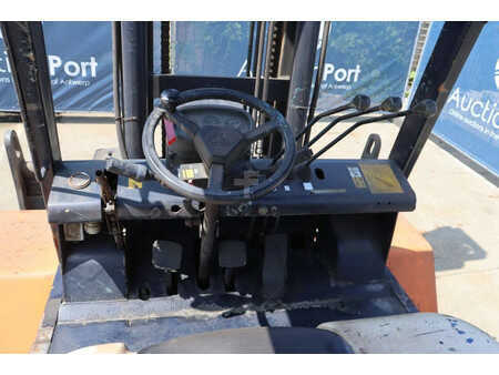 Dieselstapler 1998  Halla HDF70 (31)