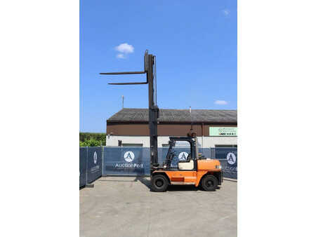 Dieselstapler 1998  Halla HDF70 (35)