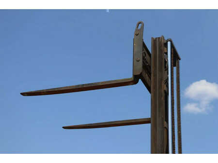 Dieselstapler 1998  Halla HDF70 (37)