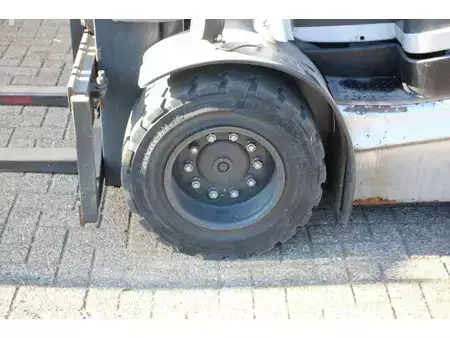 Eléctrica de 4 ruedas - Still RX60-50 (14)