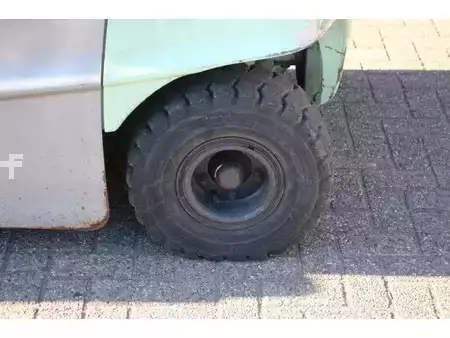 Eléctrica de 4 ruedas - Still RX60-50 (15)