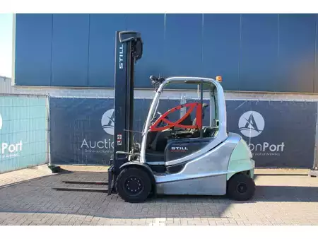 Eléctrica de 4 ruedas - Still RX60-50 (2)