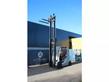 Eléctrica de 4 ruedas - Still RX60-50 (29)