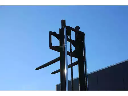 Eléctrica de 4 ruedas - Still RX60-50 (32)