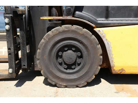 Eléctrica de 4 ruedas 2001  CAT Lift Trucks EP16KT (11)