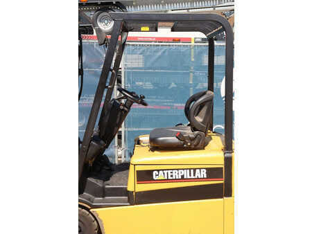 Eléctrica de 4 ruedas 2001  CAT Lift Trucks EP16KT (15)
