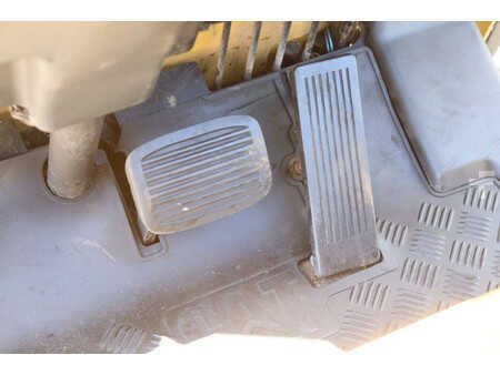 Eléctrica de 4 ruedas 2001  CAT Lift Trucks EP16KT (19)