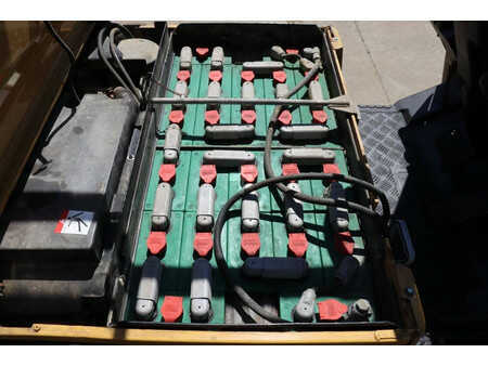 Eléctrica de 4 ruedas 2001  CAT Lift Trucks EP16KT (21)