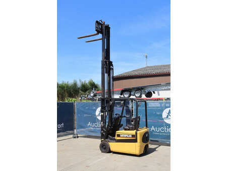 Eléctrica de 4 ruedas 2001  CAT Lift Trucks EP16KT (22)